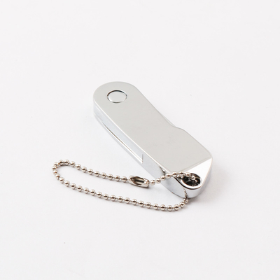Un lecteur flash USB 2.0 en métal avec porte-clés, puce UDP rapide 32GB 64GB 128GB