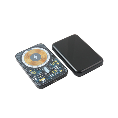 Banque d'alimentation complète avec micro USB et boîte blanche d'entrée de type C