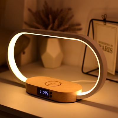 Matériaux recyclables Chargeur sans fil Chargeur en bois Chargeur rapide avec horloge et lumière