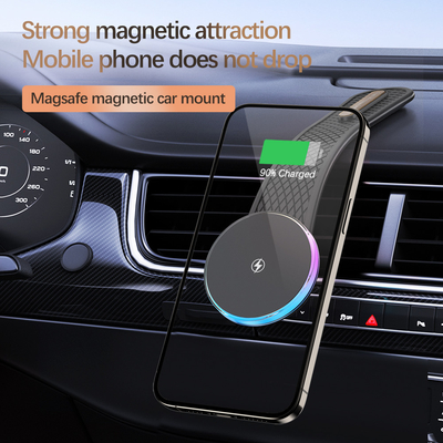 Chargeur sans fil monté sur le véhicule à aspiration magnétique pour une charge stable en déplacement