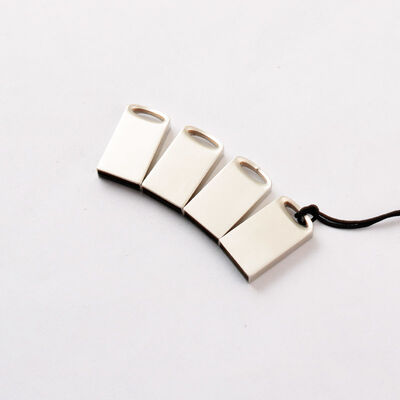 Usb en métal avec le logo de laser de lecteur flash d'Usb en métal de porte-clés suivent la conception adaptée aux besoins du client