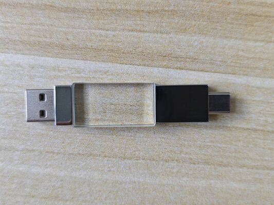Crystal USB 3.0 USB A avec type C, lecture des deux ports très rapide, la partie en cristal peut graver le logo, la partie métallique peut logo laser à l'intérieur, avoir deux puces flash