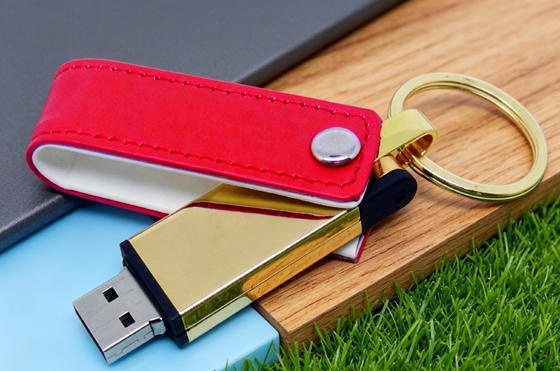 Mac OS compatibles en cuir USB Flash Drive Noir Couleur personnalisée OEM Design élégant et durable Parfait pour les cadeaux d'entreprise