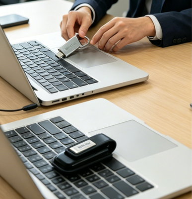 Clé USB en cuir OEM, couleur marron, solution de stockage portable élégante et durable, idéale pour les cadeaux d'entreprise et les événements
