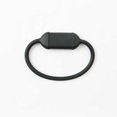 Un lecteur flash USB avec 50 Mo/s de vitesse d'écriture et 100 Mo/s de vitesse de lecture