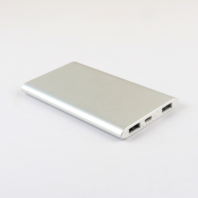 Gravure de LOGO Metal Portable Power Bank 5000MAH avec la dissipation thermique optimisée