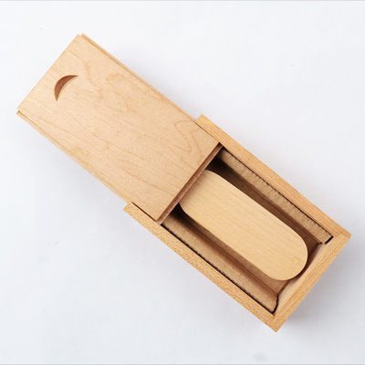 Clé USB gravée en bois de noyer 8GB 16GB 32GB ODM d'OEM de lecteur flash