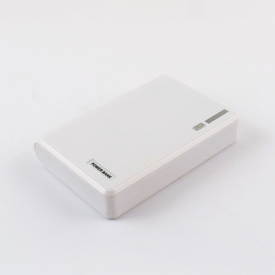 LOGO adapté aux besoins du client par banque mobile en plastique de la puissance 5000MAH avec le câble