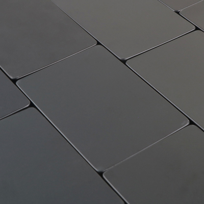 Disques durs SSD en argent MTBF 1,5 million d'heures Taux de transfert de données jusqu'à 6 Gbps