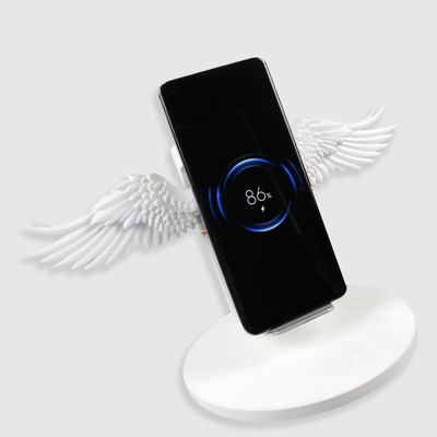 Le téléphone en plastique mignon s'envole le chargeur sans fil 5V 1.67A avec la lumière de LED